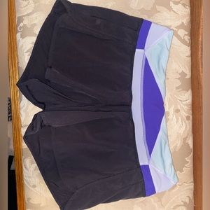 Lulu lemon shorts size 6 4.5in inseam I think!